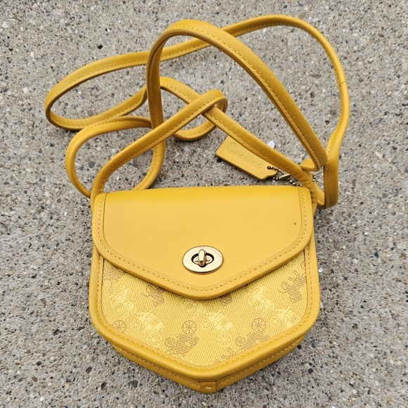 Coach Leather small crossbody bag - Picture 1 of 14